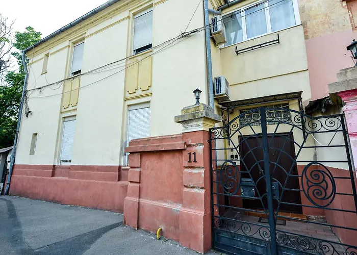 Ideal Unirii Square *