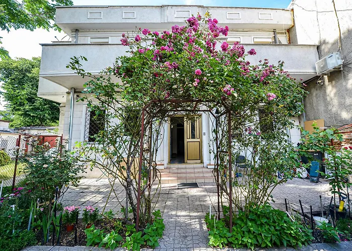 Ideal Unirii Square *