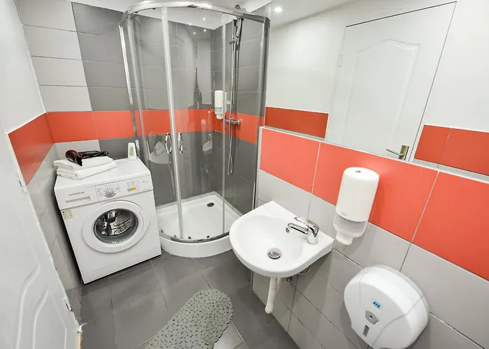 Ideal Unirii Square * Бухарест