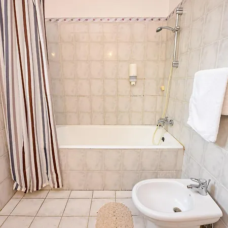 Ideal Unirii Square * Bukarest