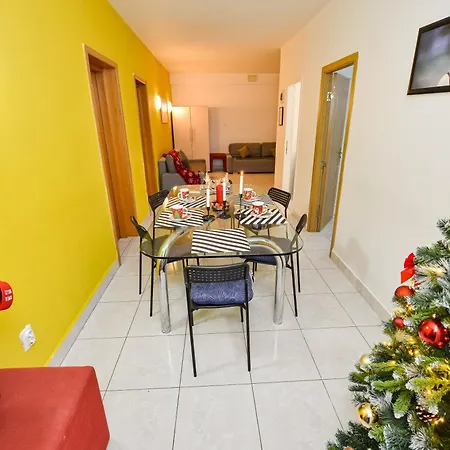 Ideal Unirii Square *