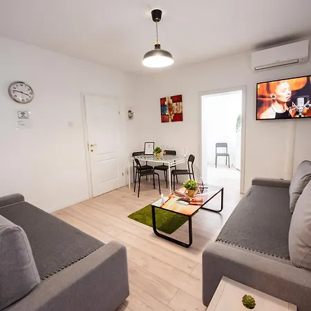 Ideal Unirii Square *