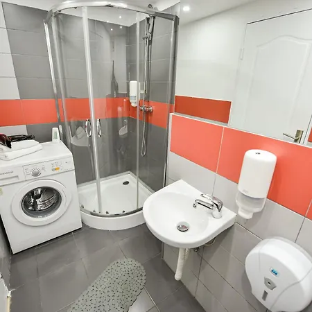 Ideal Unirii Square * Бухарест