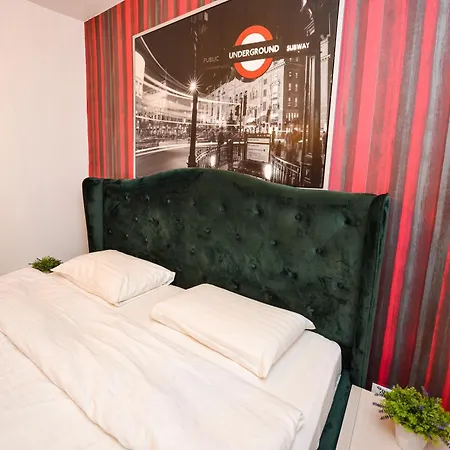 Ideal Unirii Square Бухарест