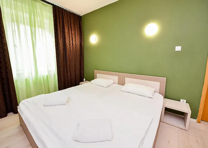 Ideal Unirii Square * בוקרשט