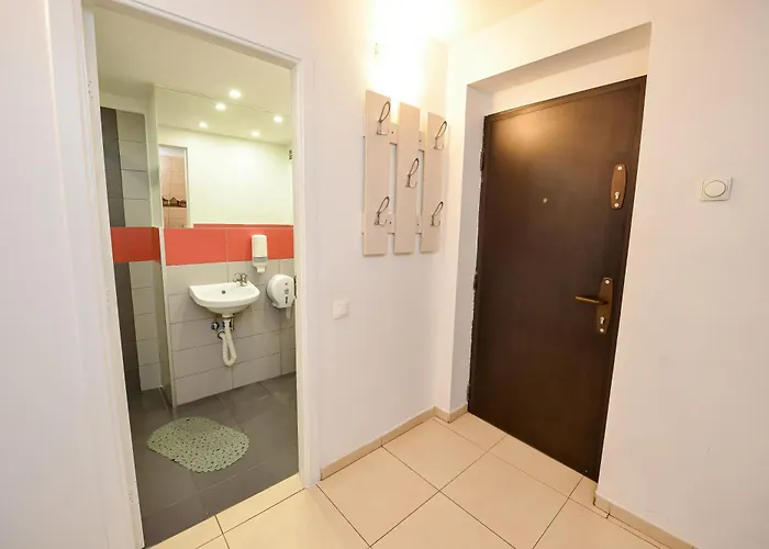 Ideal Unirii Square * בוקרשט