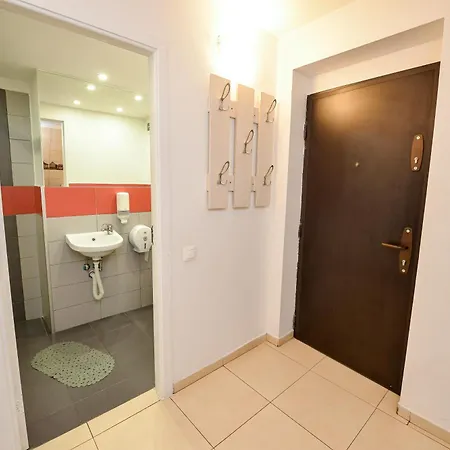 Ideal Unirii Square * בוקרשט